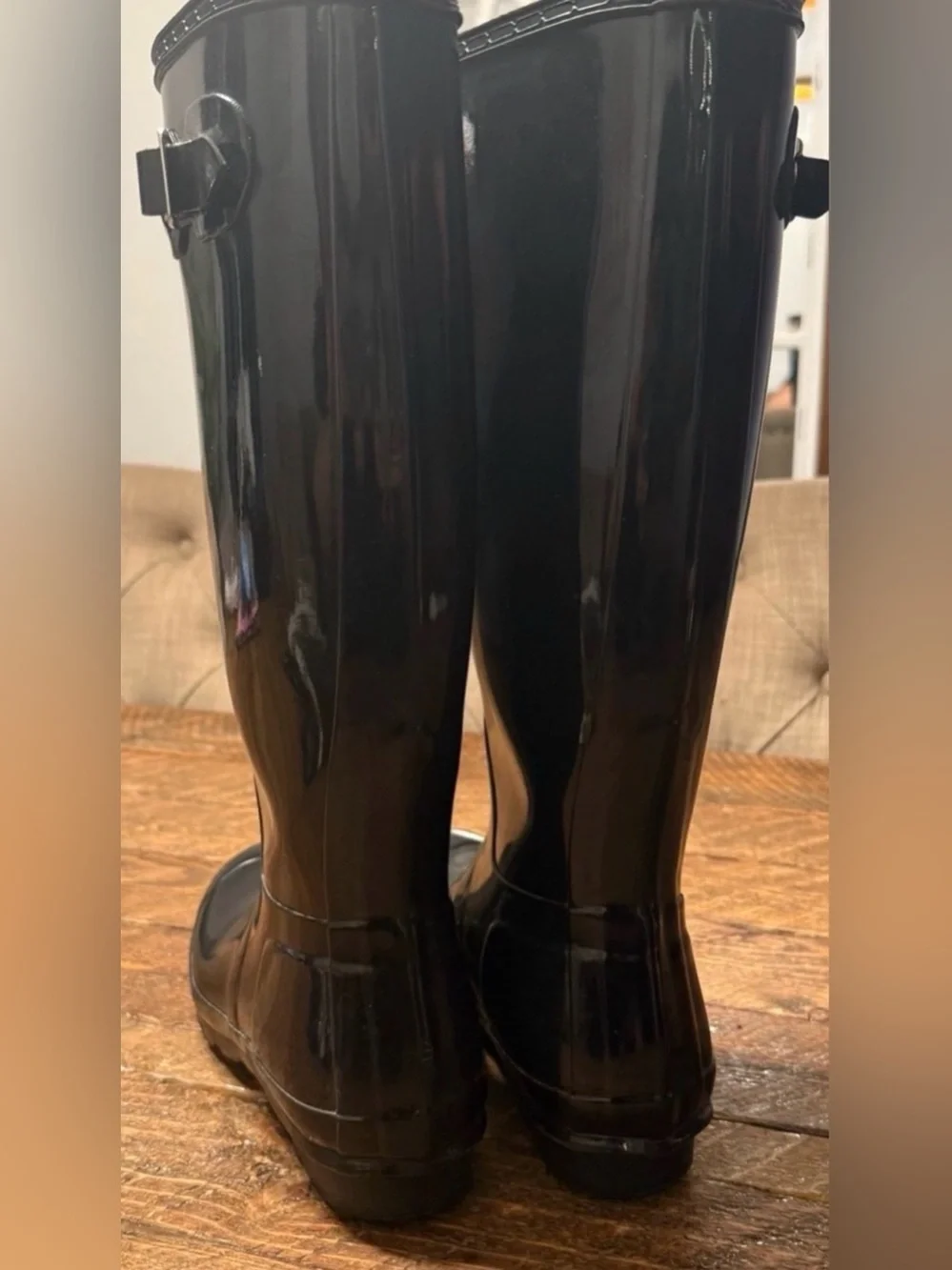 Women’s Hunter Tall Gloss Black Rain Boots with Buckle (Size 7)